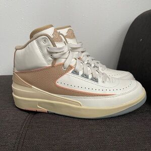 DX4400-118] Nike Womens Authentic Air Jordan 2 Retro Sunset Haze Sneakers